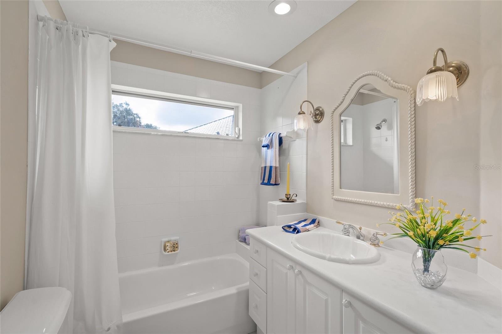 Image 17 of 26 For 6664 Deering Circle