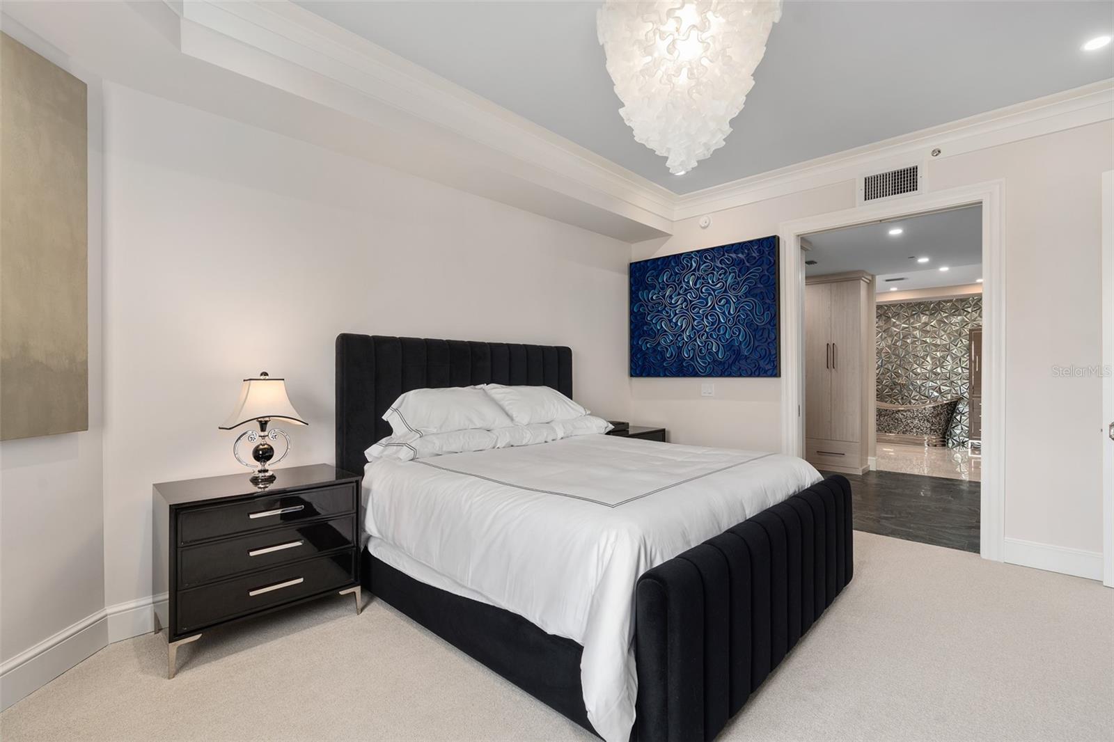 Image 20 of 63 For 5531 Cannes Cir  201