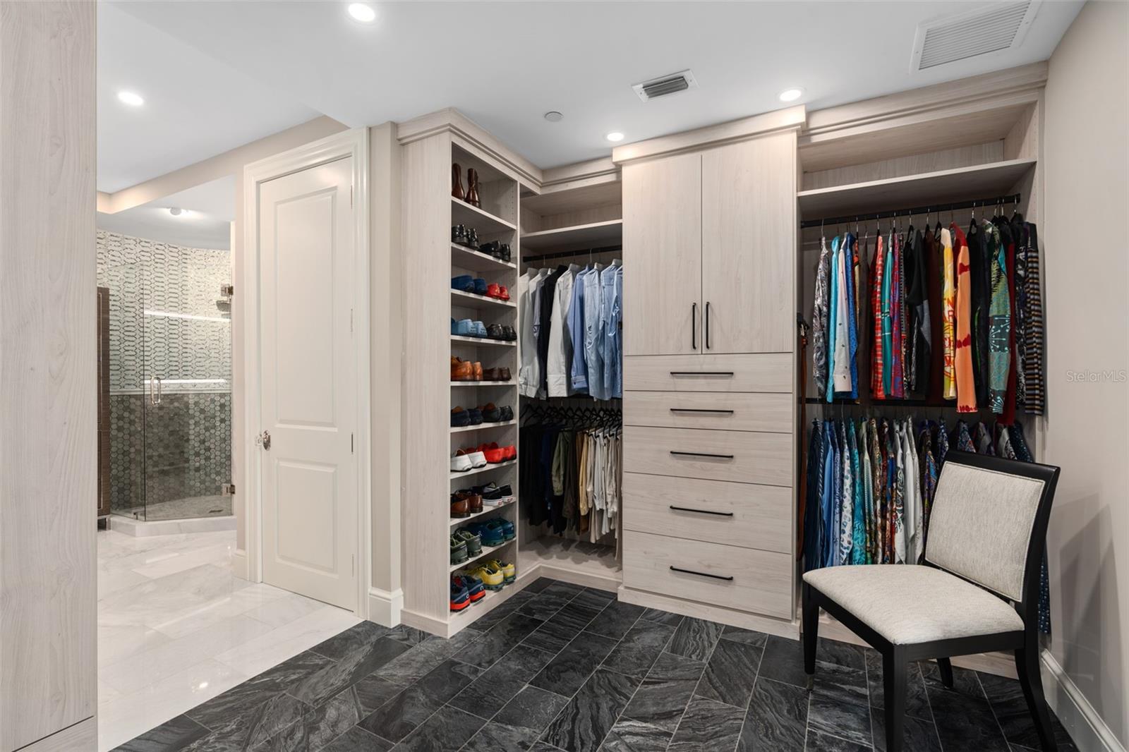 Image 24 of 63 For 5531 Cannes Cir  201