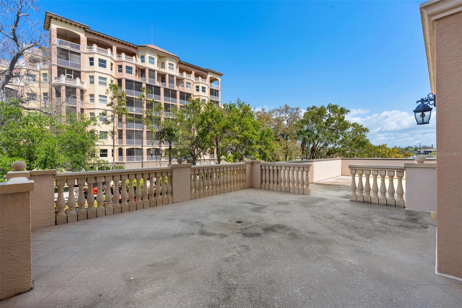 Image 40 of 63 For 5531 Cannes Cir  201