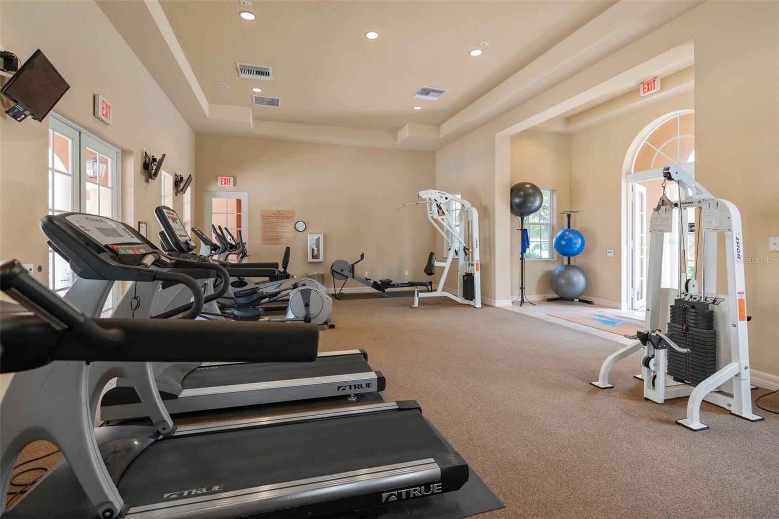 Image 44 of 63 For 5531 Cannes Cir  201