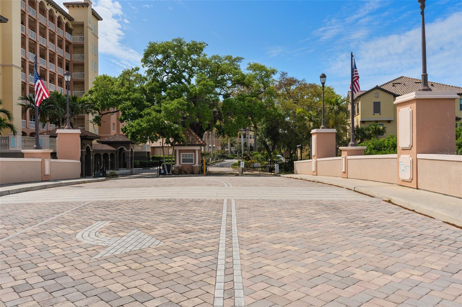 Image 46 of 63 For 5531 Cannes Cir  201