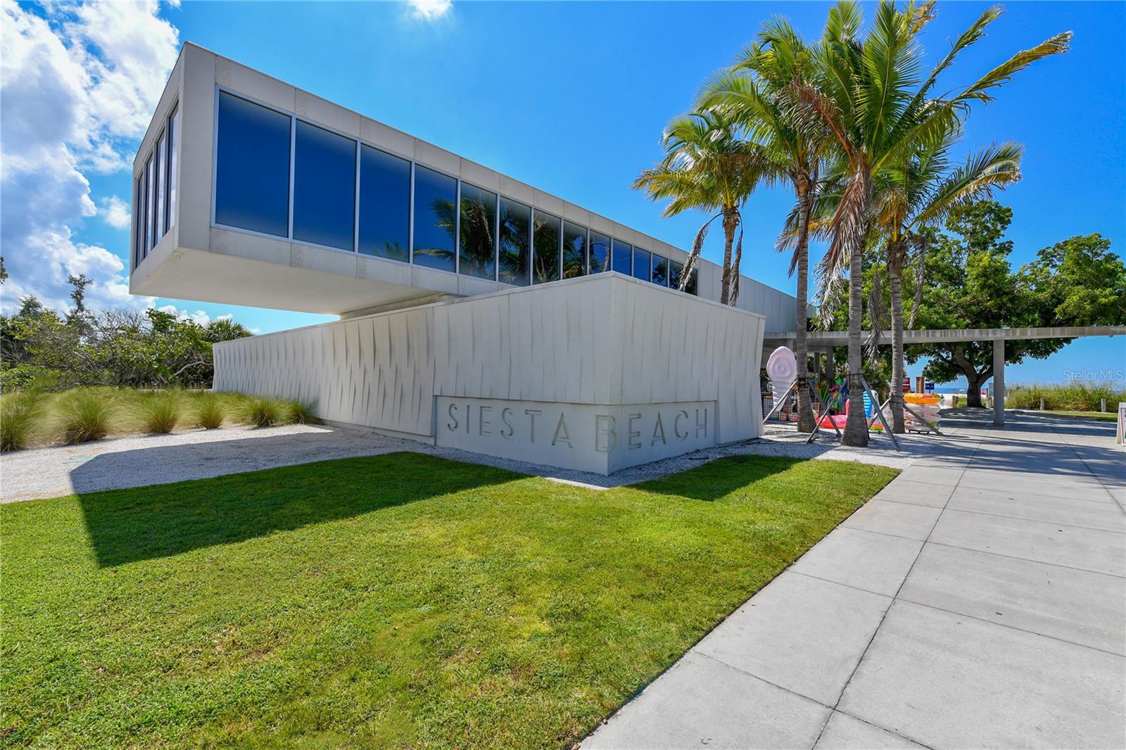 Image 49 of 63 For 5531 Cannes Cir  201