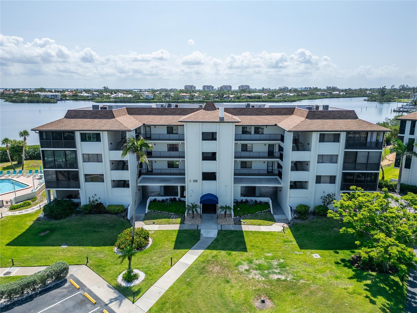 Image 3 of 81 For 3540 Gulf Of Mexico Drive 303