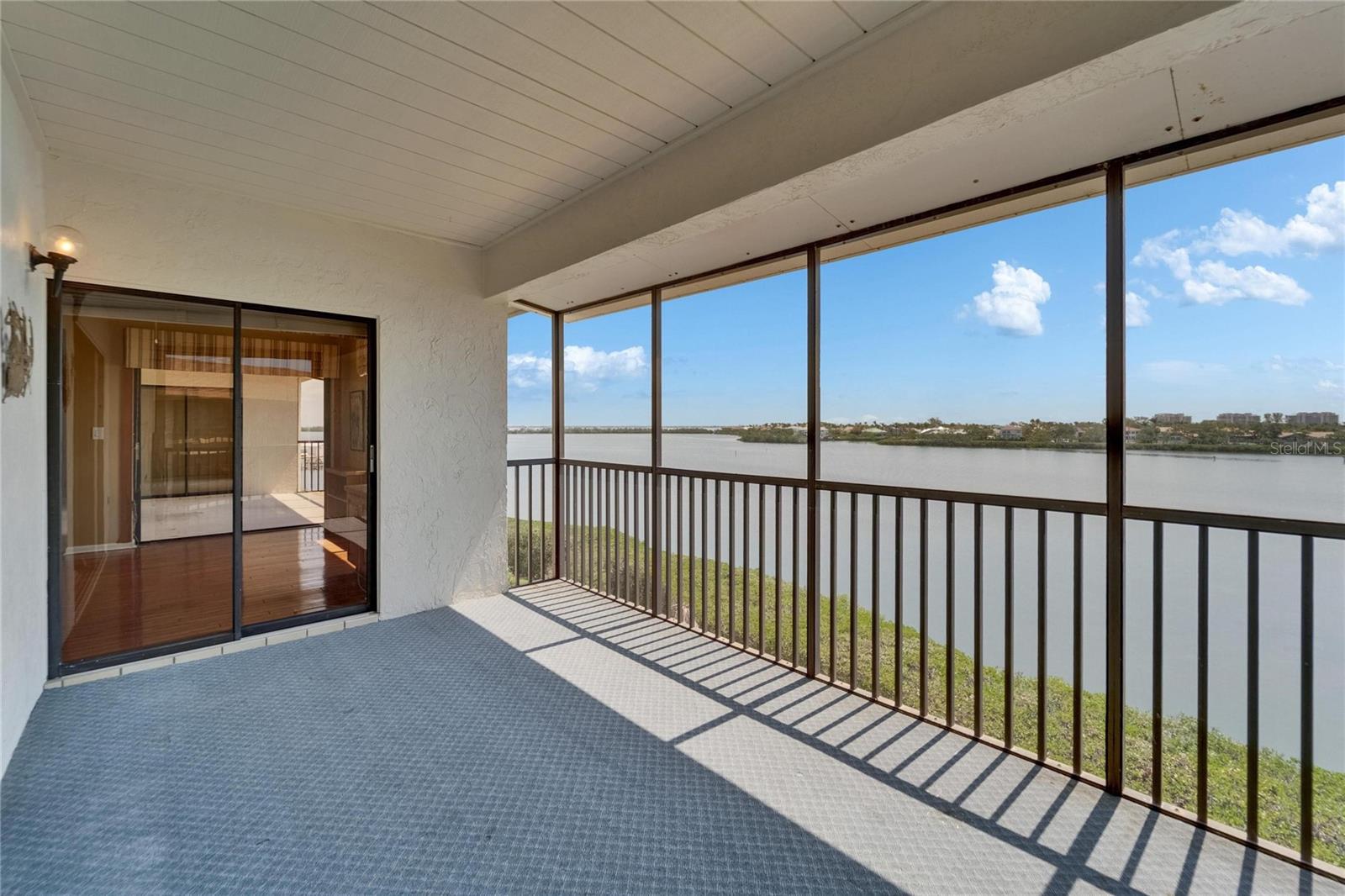 Image 40 of 81 For 3540 Gulf Of Mexico Drive 303