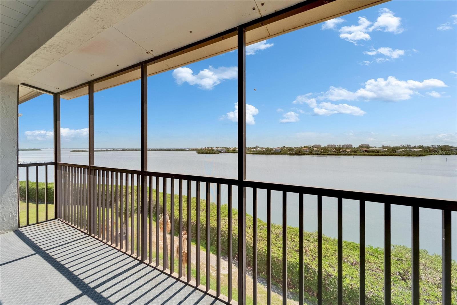 Image 41 of 81 For 3540 Gulf Of Mexico Drive 303