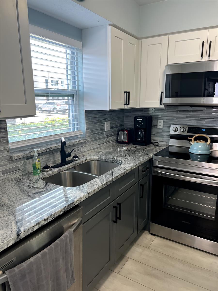 Image 4 of 16 For 4511 3rd Street Circle W 289