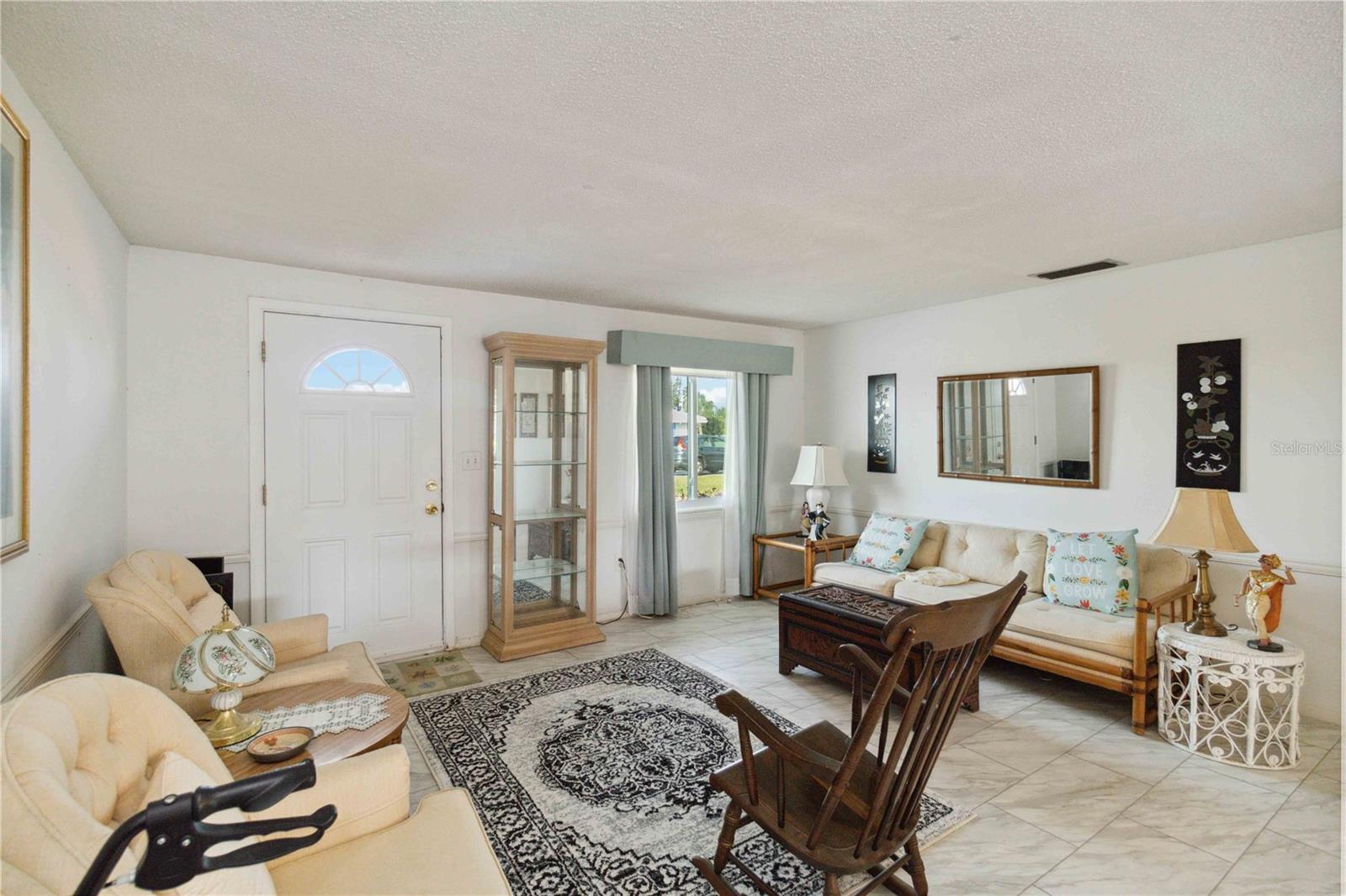 Image 4 of 30 For 577 Circlewood Drive X7