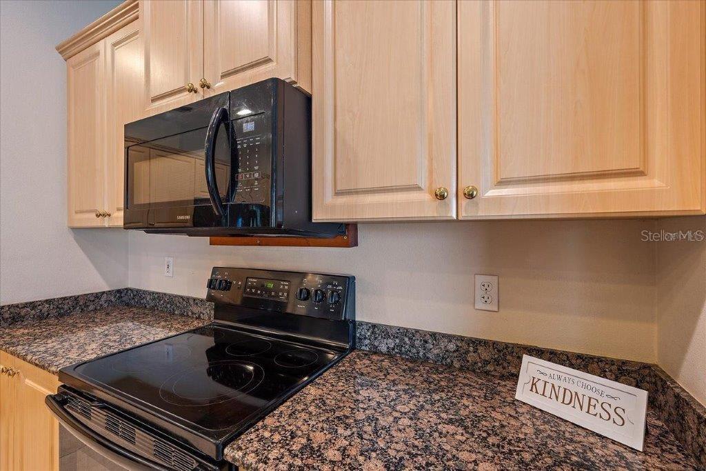 Image 14 of 51 For 4978 Cedar Oak Way
