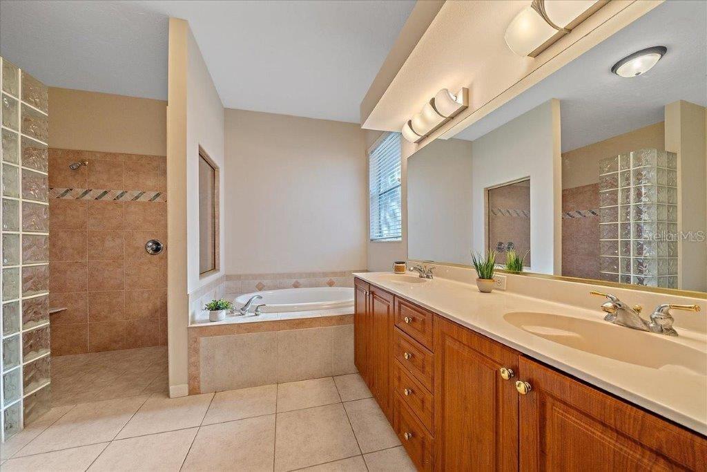 Image 25 of 51 For 4978 Cedar Oak Way