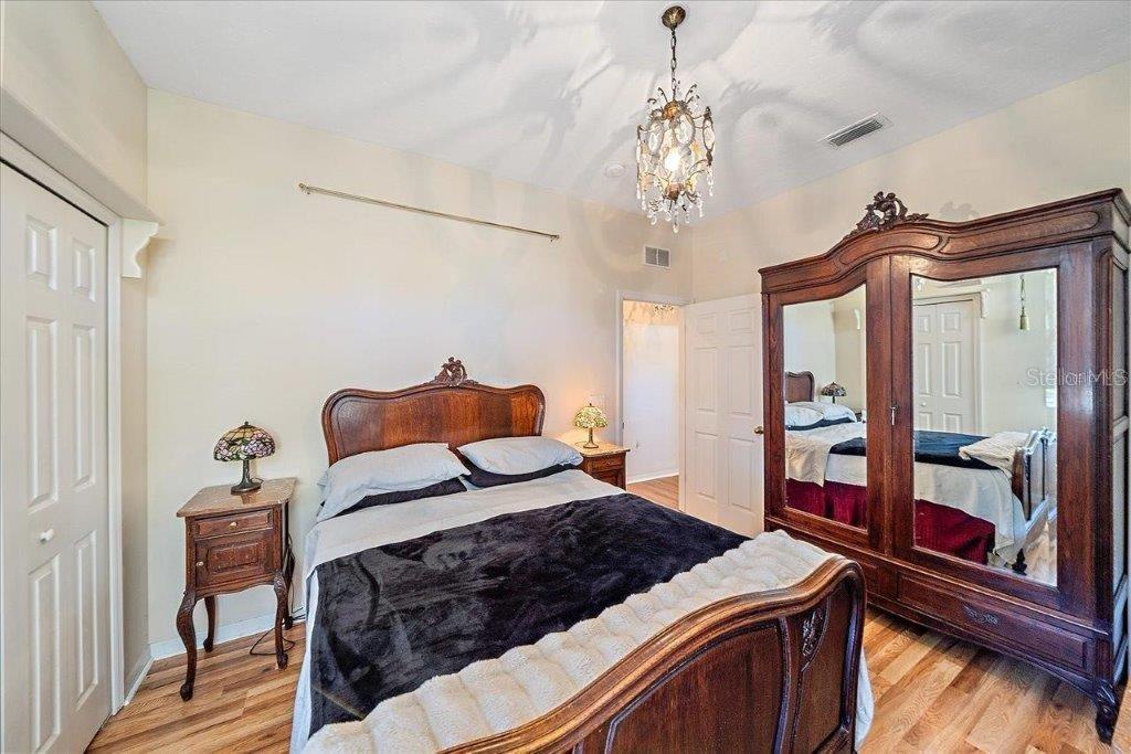 Image 31 of 51 For 4978 Cedar Oak Way