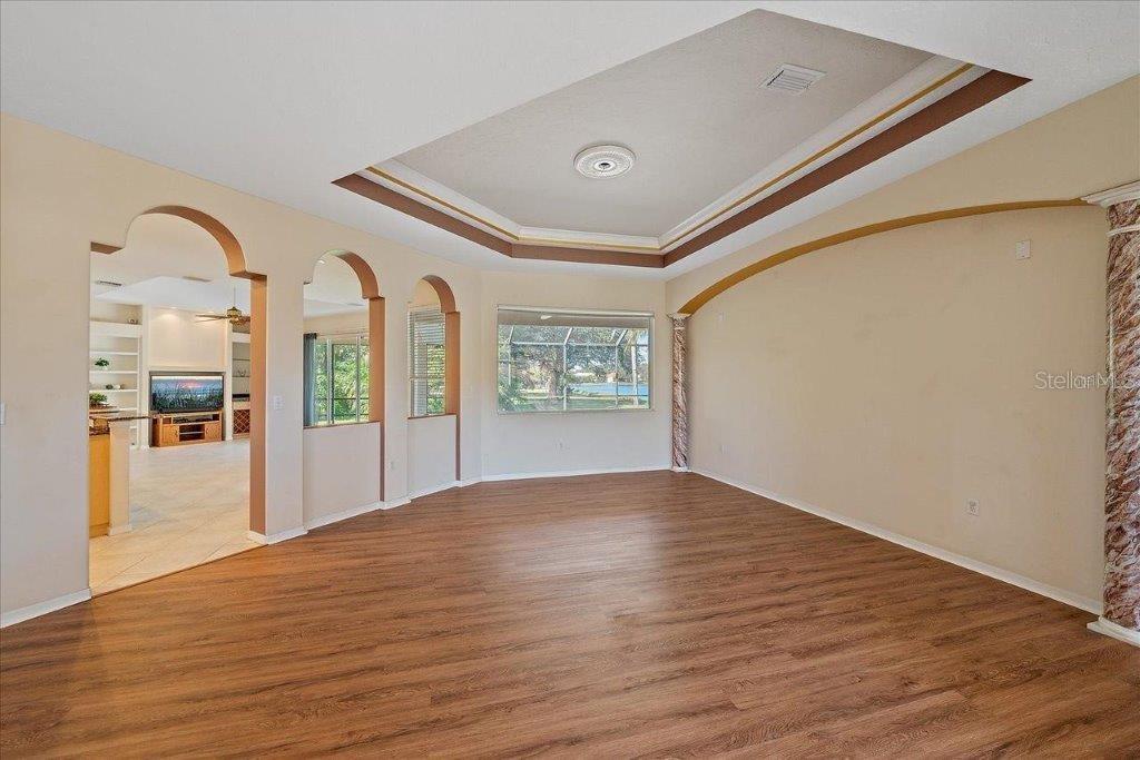 Image 5 of 51 For 4978 Cedar Oak Way