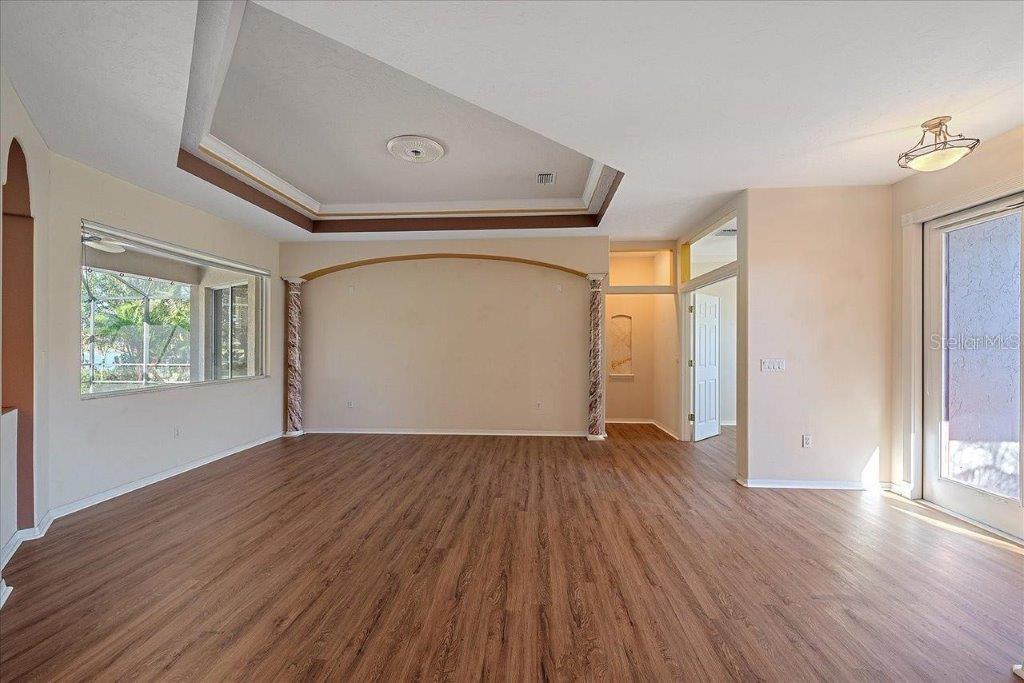 Image 7 of 51 For 4978 Cedar Oak Way