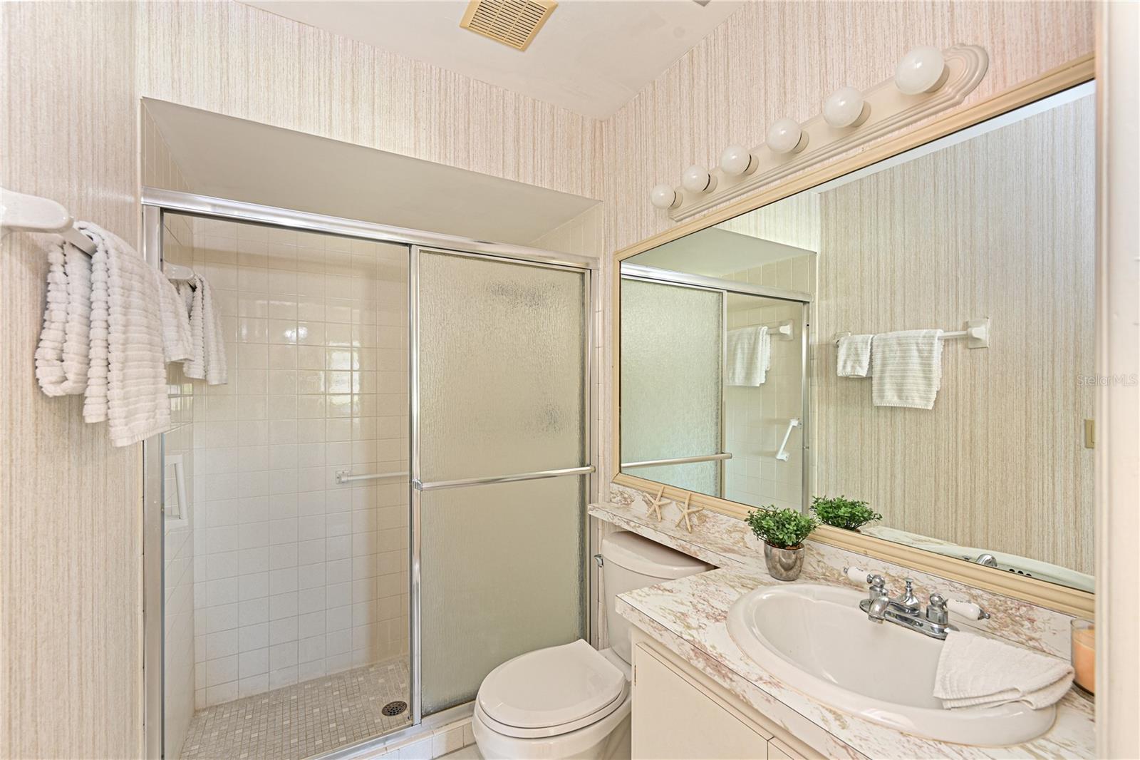 Image 19 of 81 For 4726 Potomac Circle