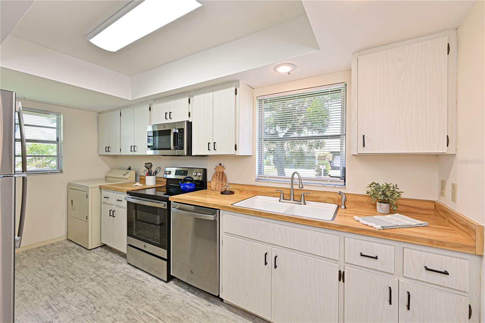 Image 8 of 81 For 4726 Potomac Circle
