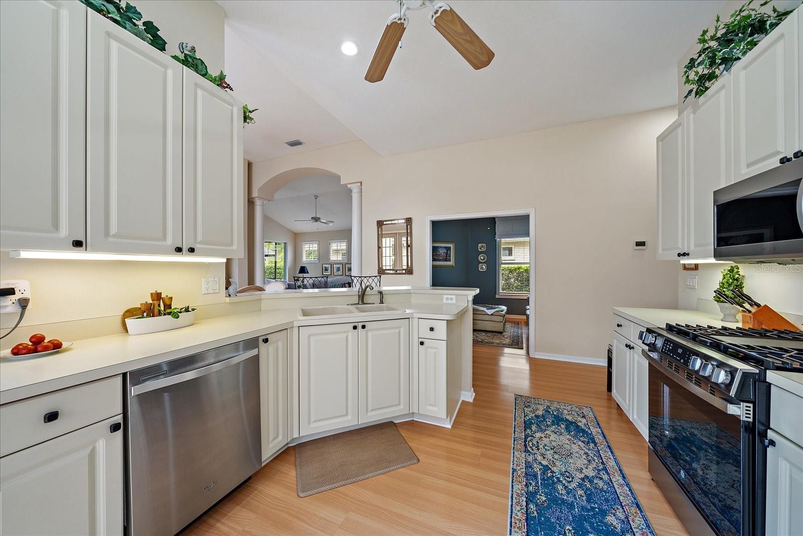 Image 14 of 37 For 7821 Troon Court