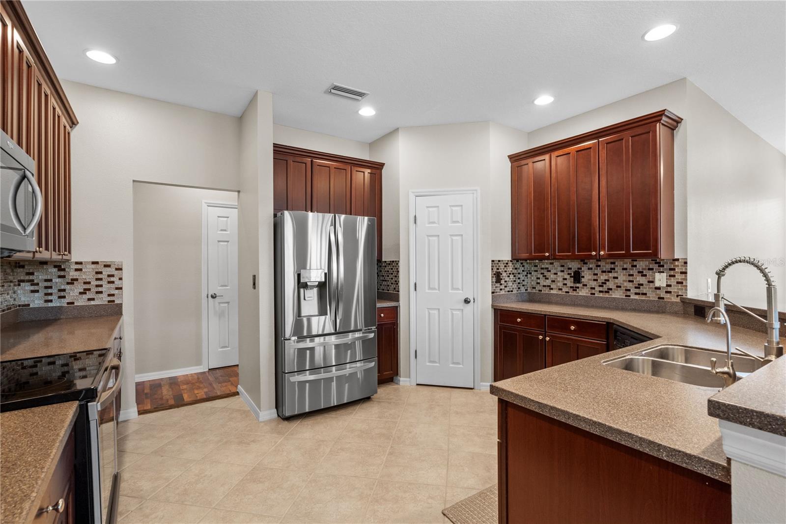 Image 10 of 38 For 7626 Double Pine Drive