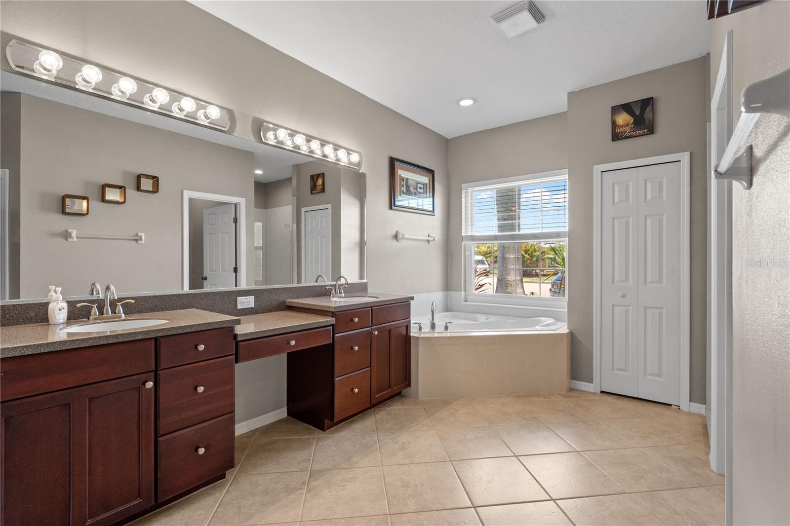 Image 19 of 38 For 7626 Double Pine Drive