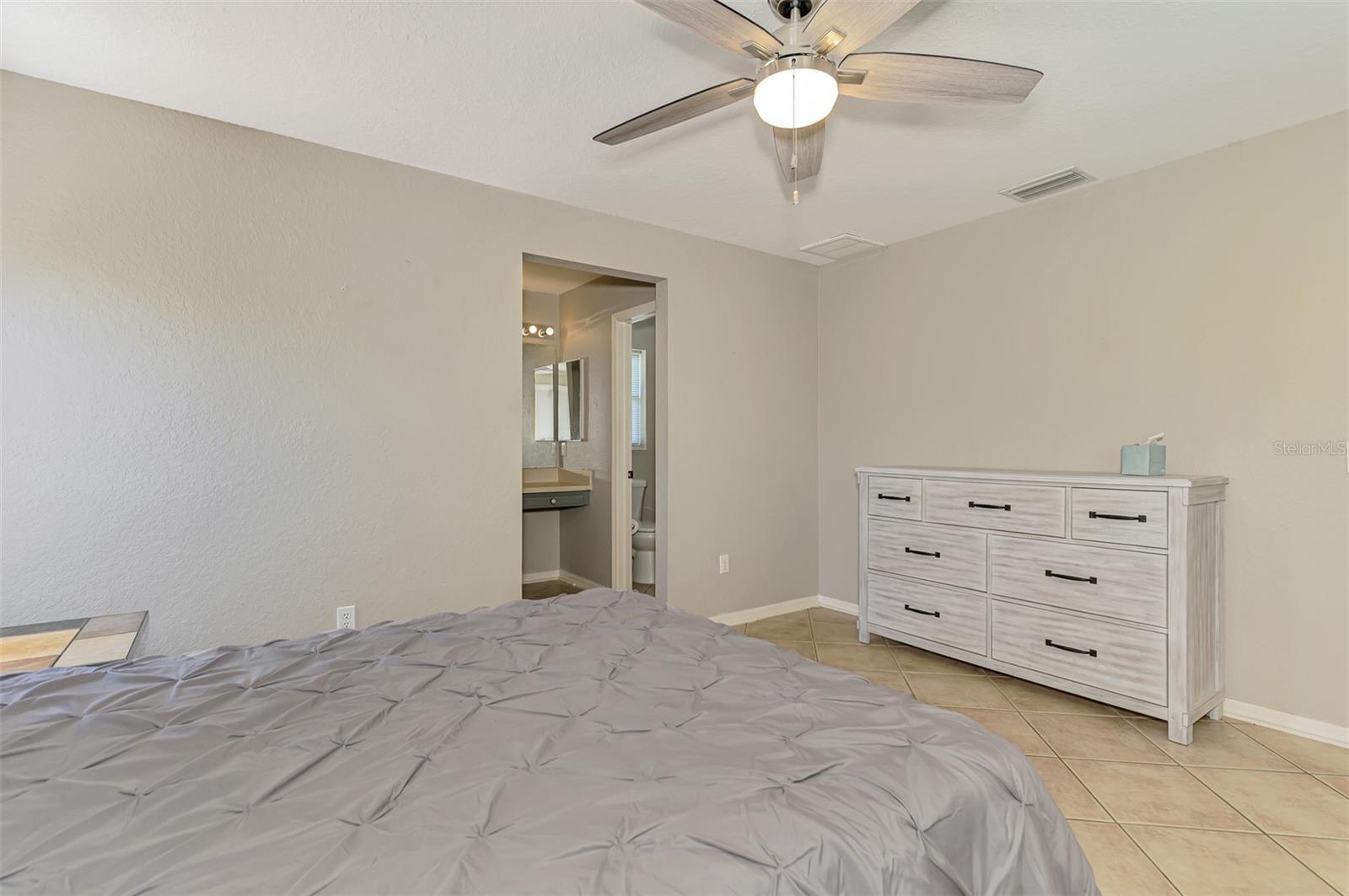 Image 21 of 48 For 2759 Starview Avenue