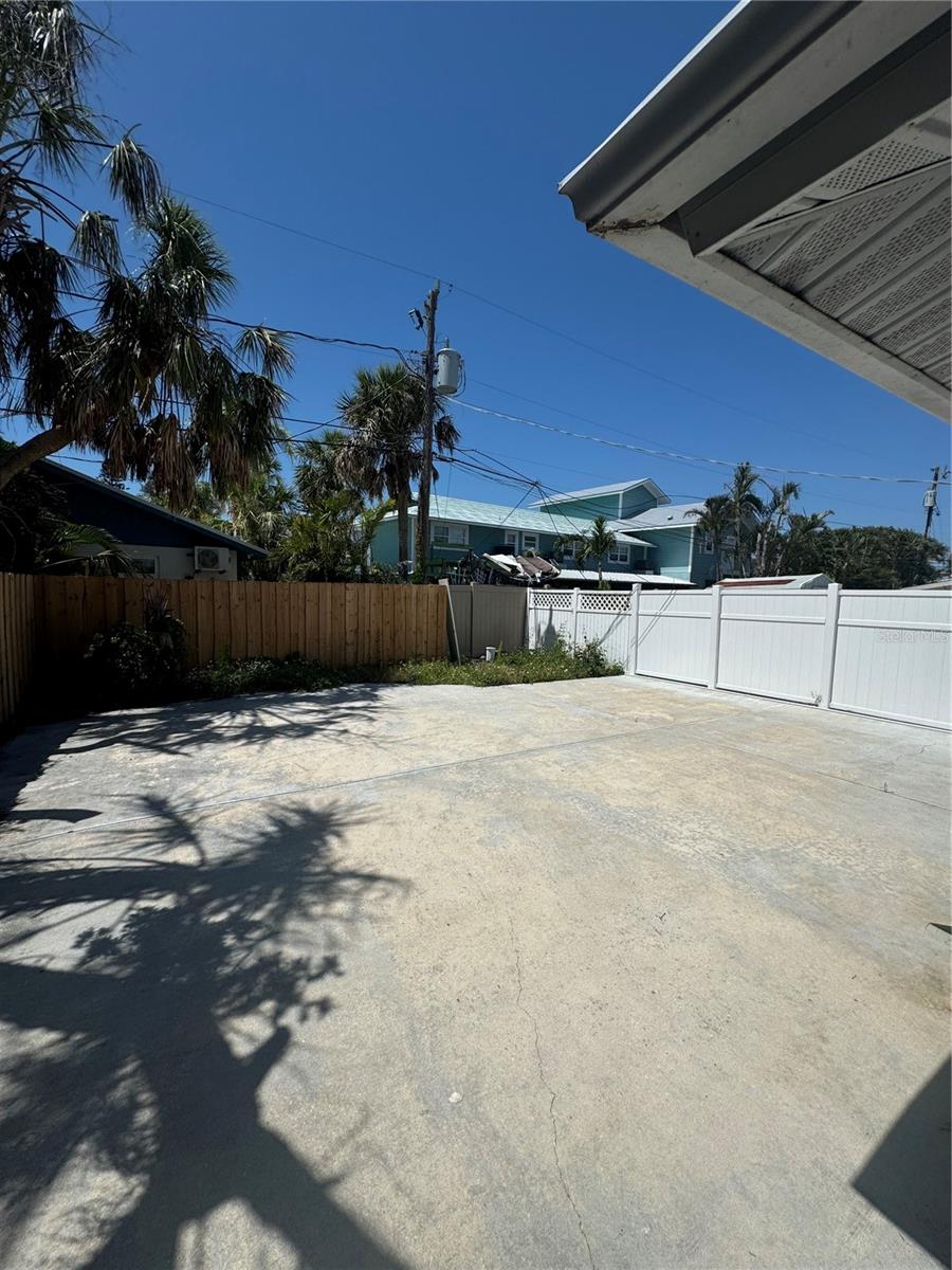 Listing photo id 12 for 406 71st Street B
