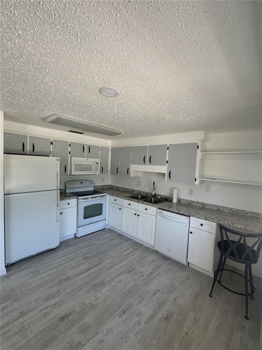 Listing photo id 1 for 406 71st Street B