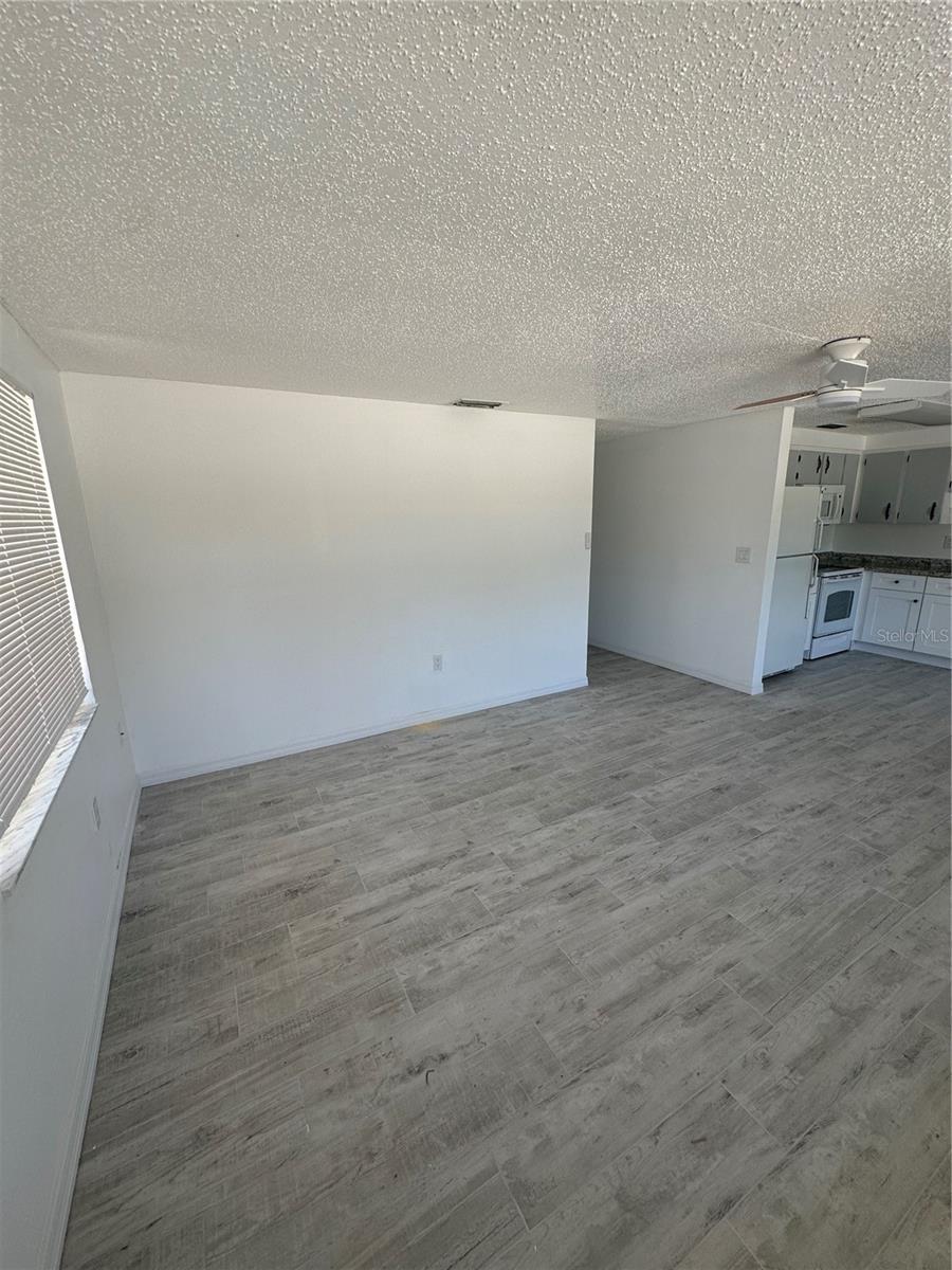 Listing photo id 2 for 406 71st Street B