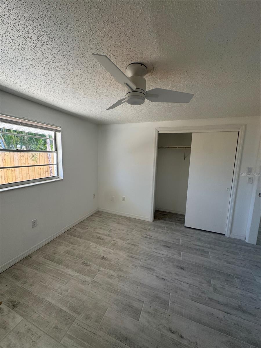 Listing photo id 5 for 406 71st Street B