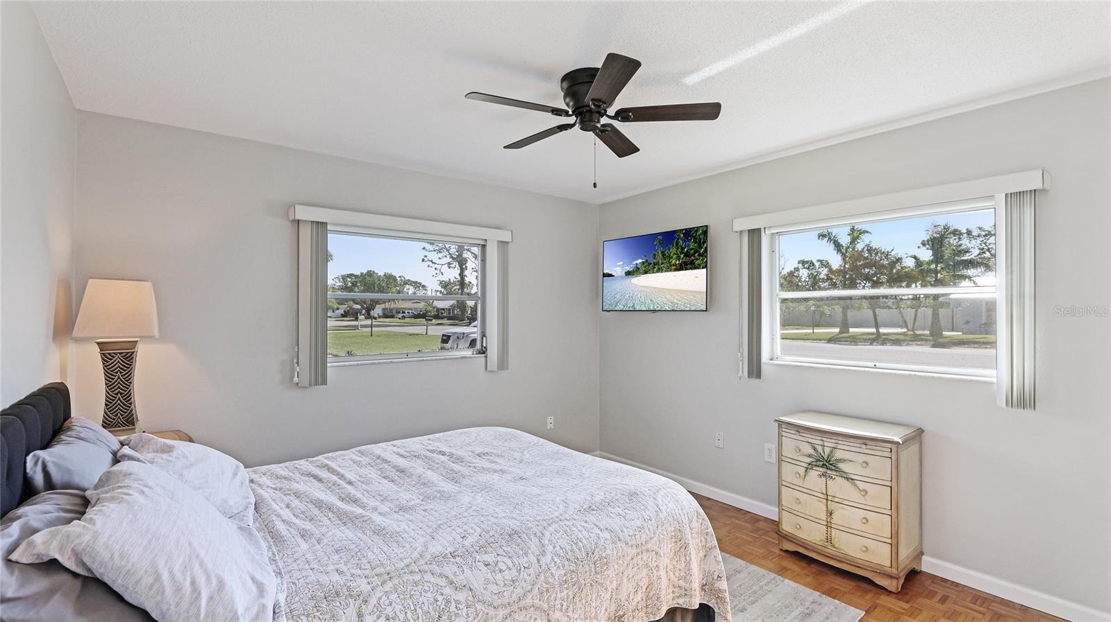 Image 21 of 62 For 5706 10th Avenue Dr W