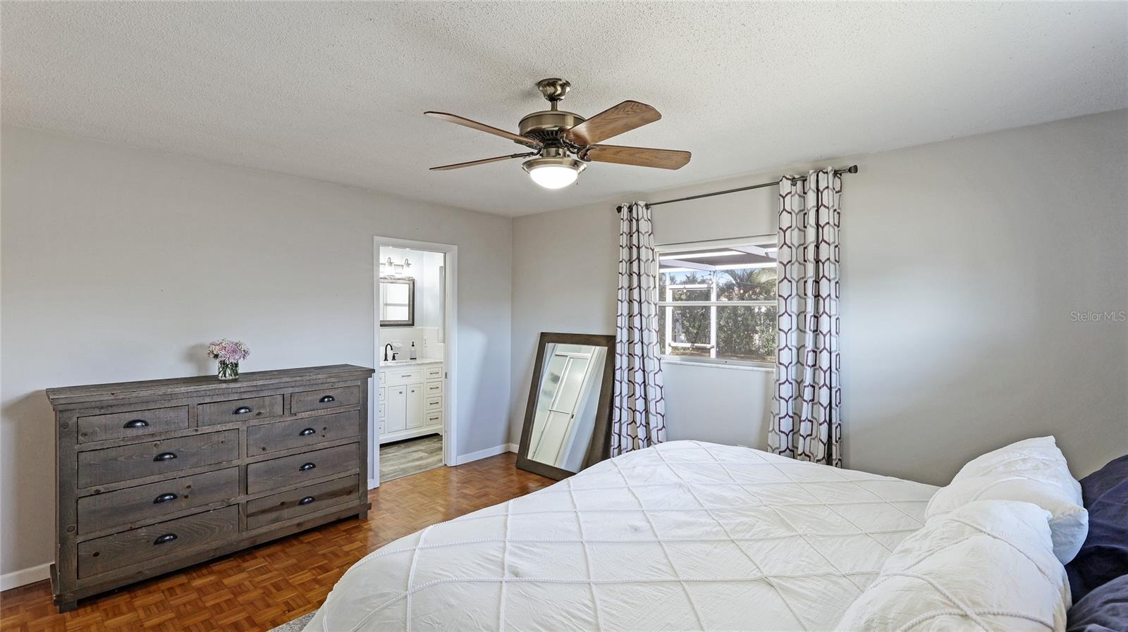 Image 28 of 62 For 5706 10th Avenue Dr W