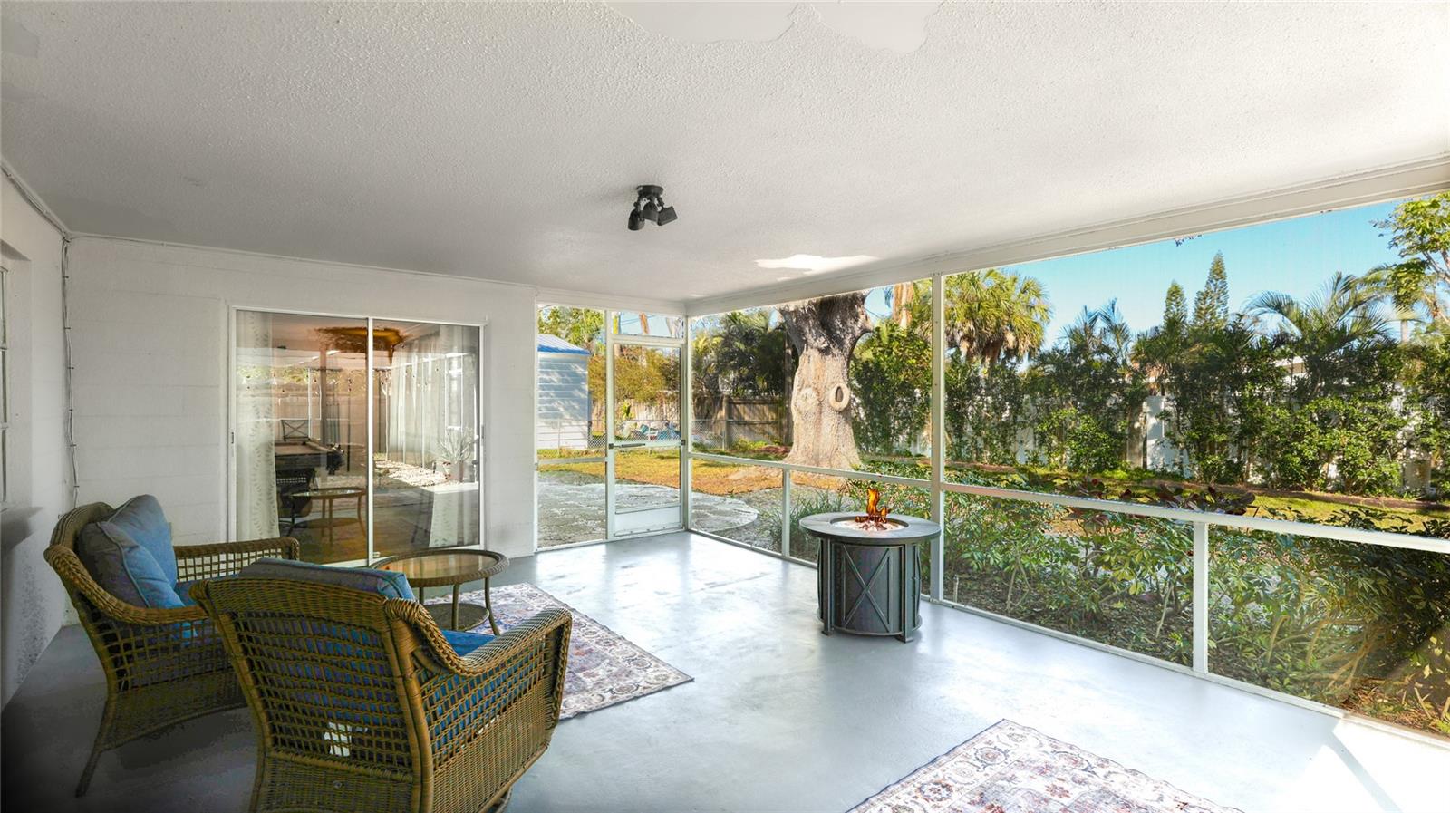 Image 33 of 62 For 5706 10th Avenue Dr W