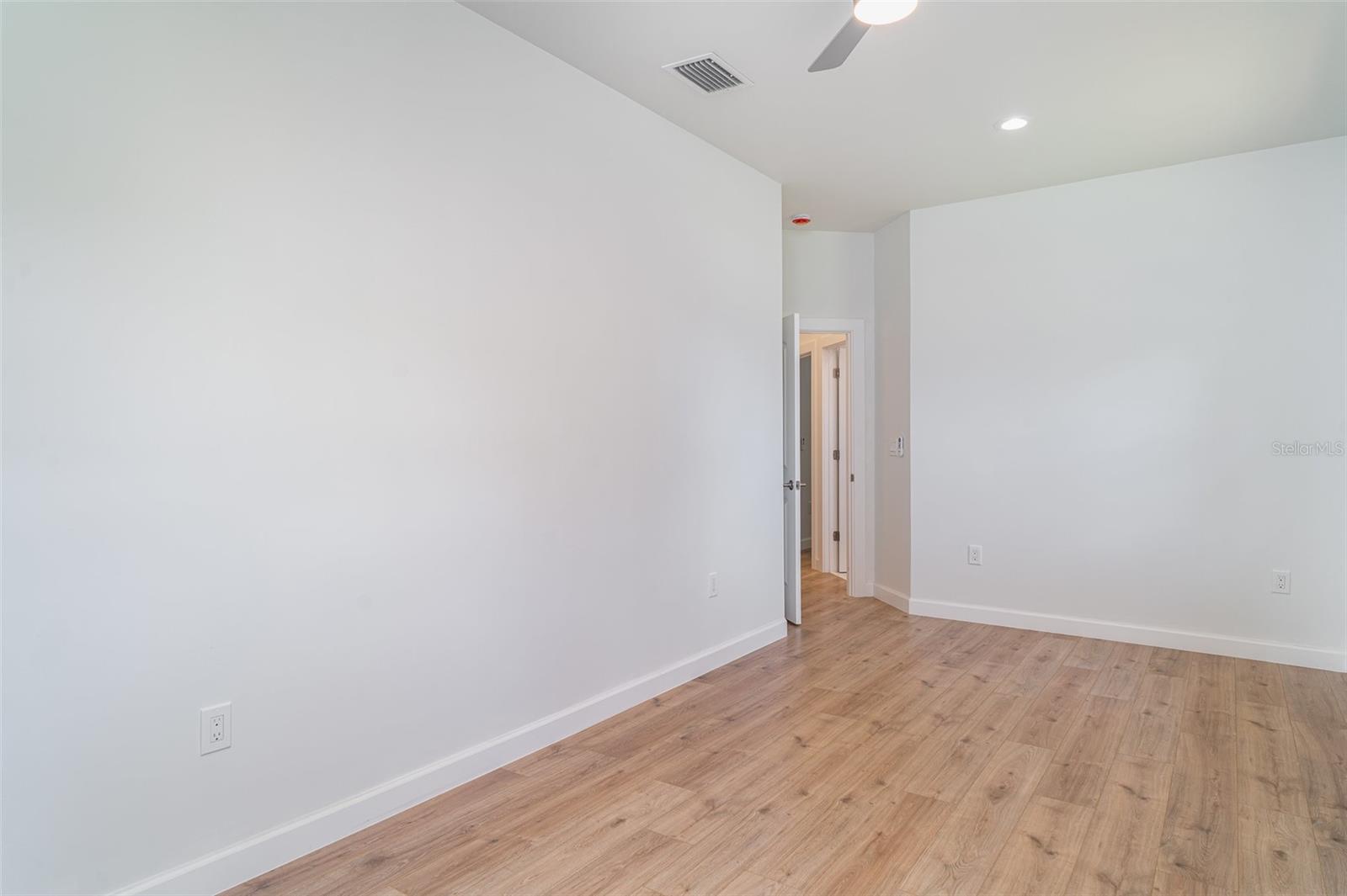 Image 23 of 37 For 2141 Cork Oak Street