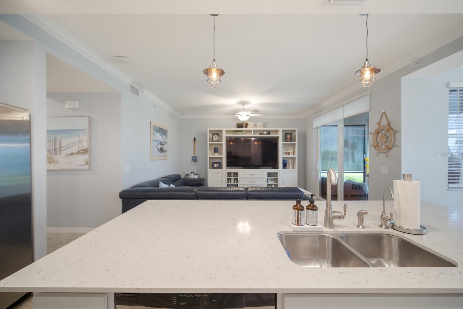 Listing photo id 13 for 910 Tidewater Shores Loop 103