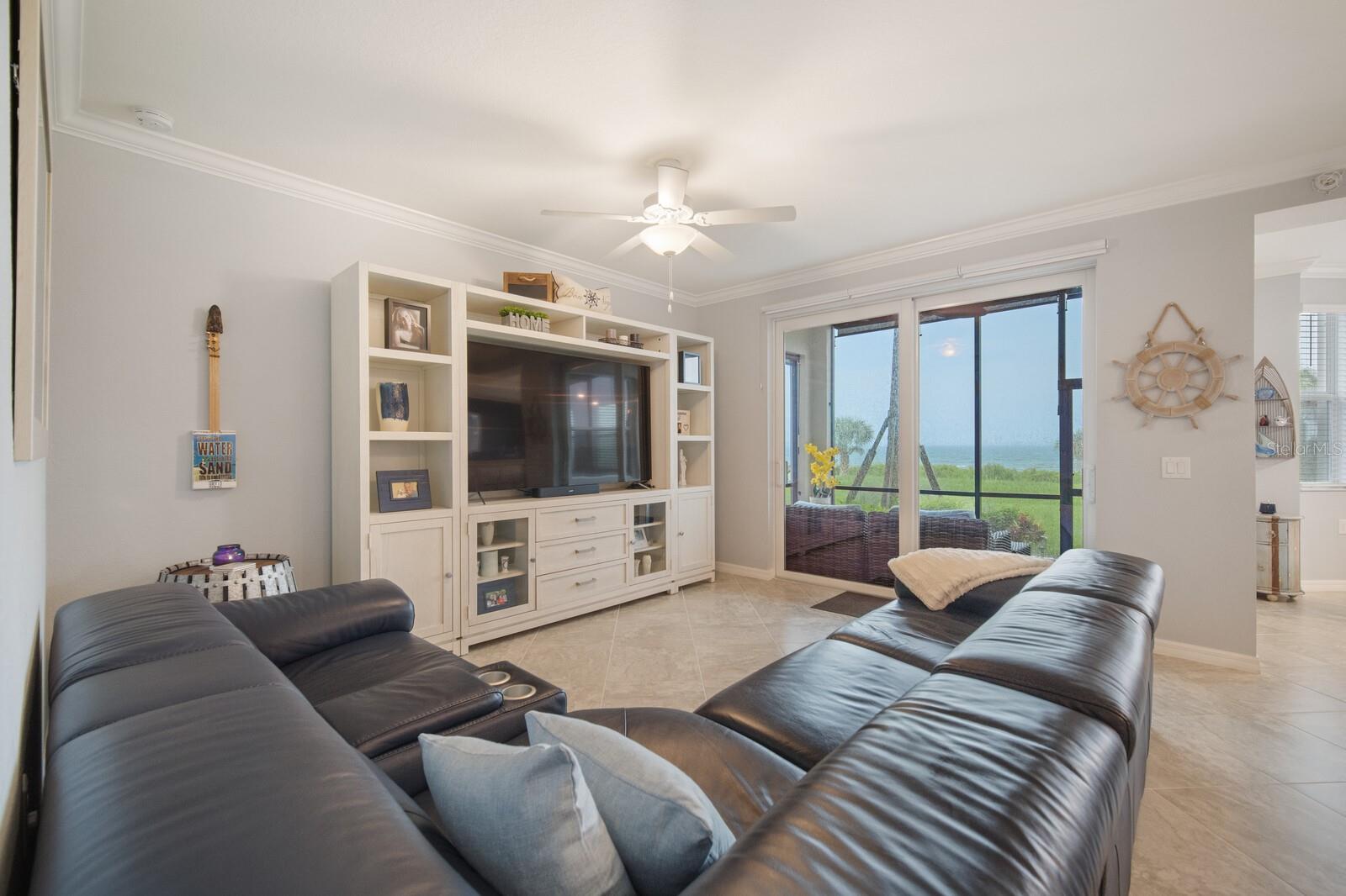 Listing photo id 1 for 910 Tidewater Shores Loop 103