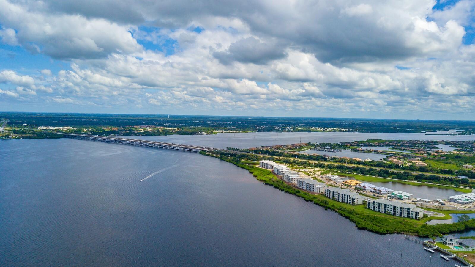 Listing photo id 29 for 910 Tidewater Shores Loop 103