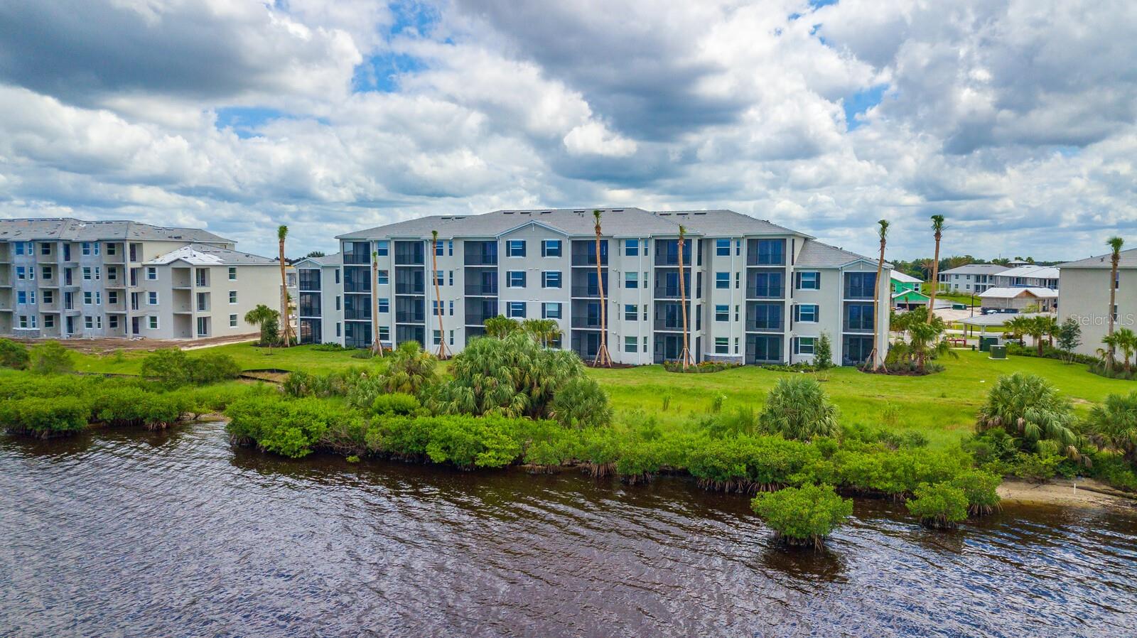 Listing photo id 31 for 910 Tidewater Shores Loop 103