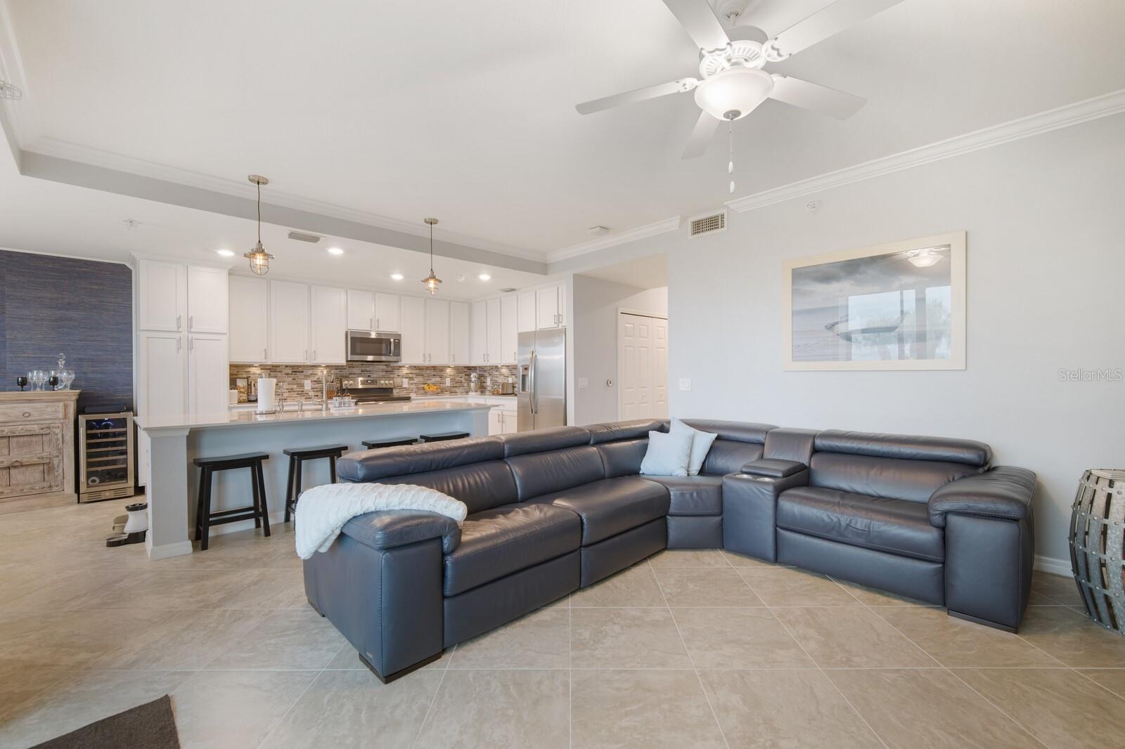 Listing photo id 2 for 910 Tidewater Shores Loop 103