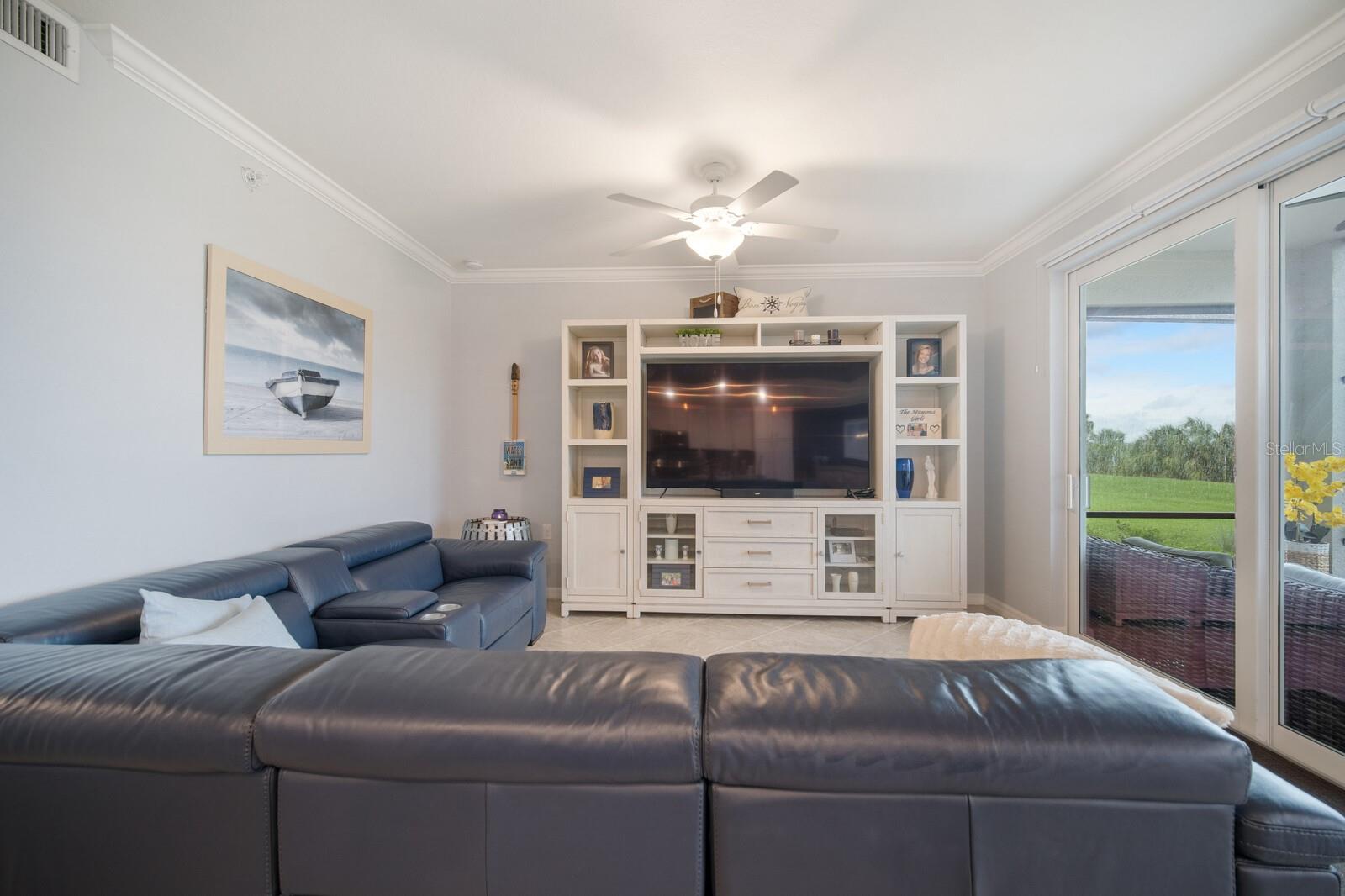 Listing photo id 4 for 910 Tidewater Shores Loop 103