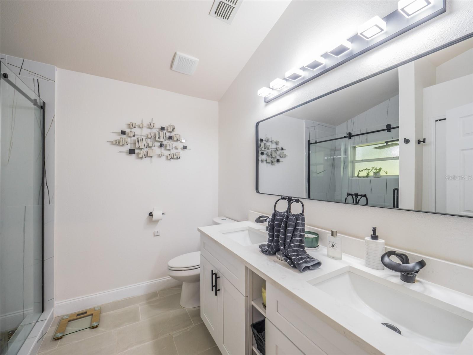 Image 23 of 52 For 3905 Westerham Drive