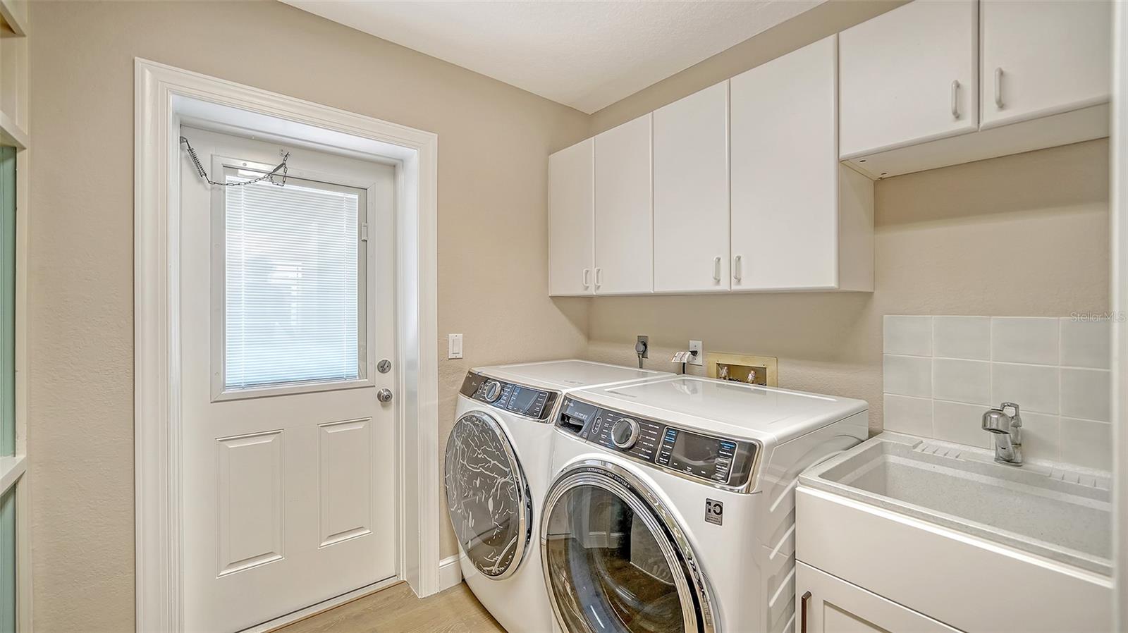 Image 22 of 100 For 878 Freeling Drive