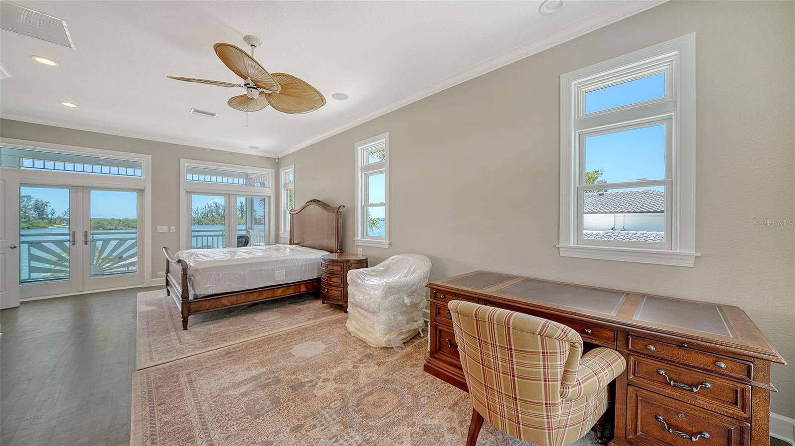 Image 32 of 100 For 878 Freeling Drive