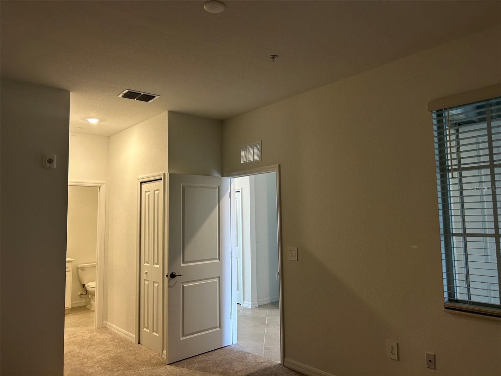 Image 18 of 28 For 17565 Opal Sand Drive 401