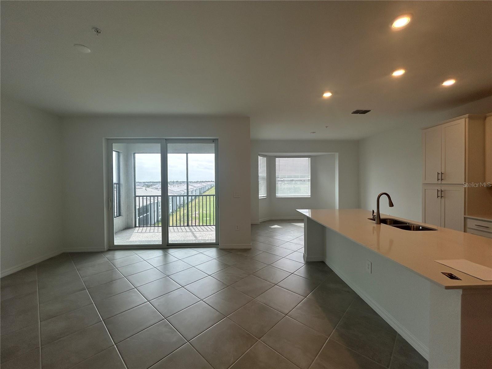 Image 7 of 28 For 17565 Opal Sand Drive 401
