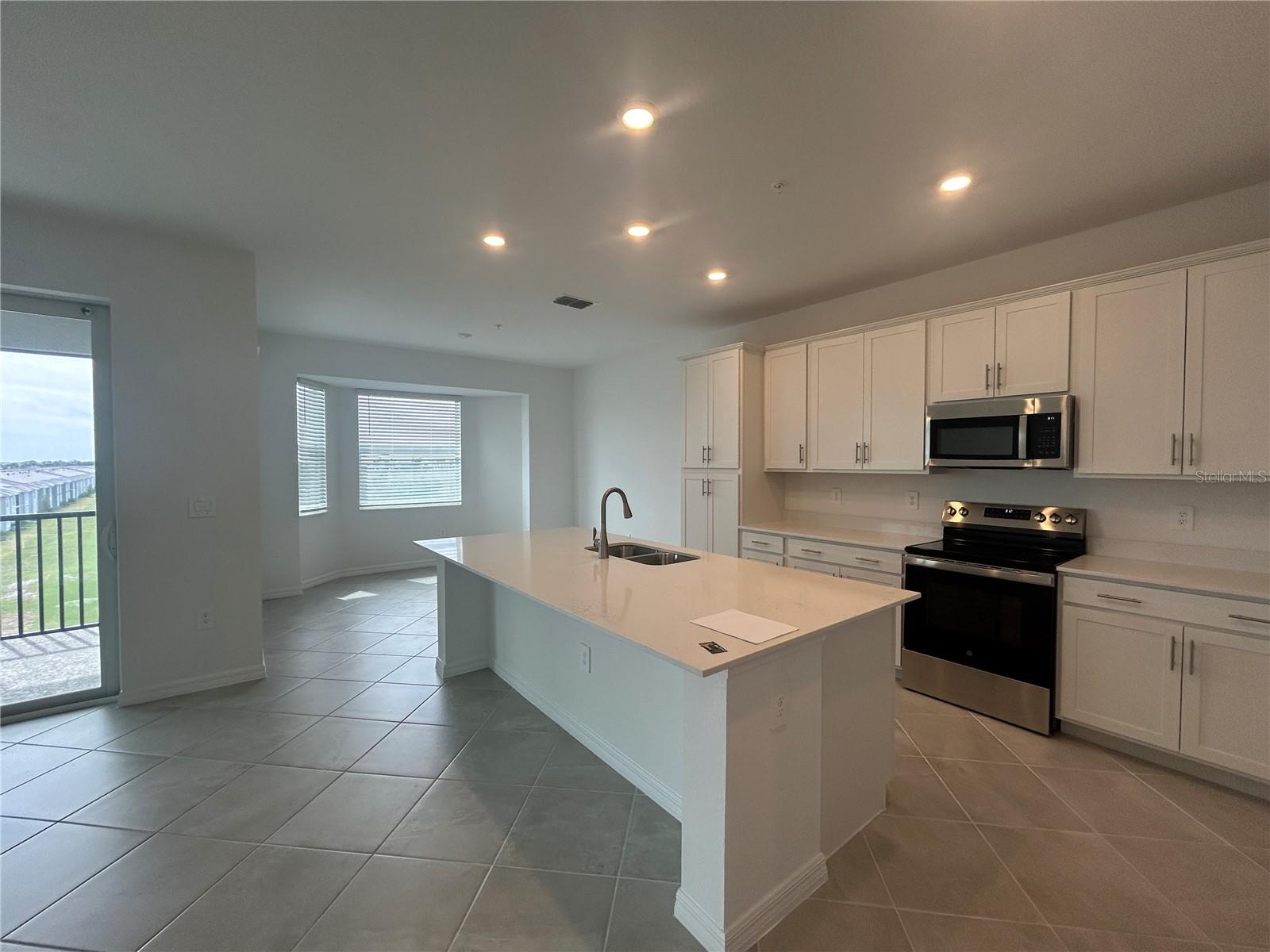 Image 9 of 28 For 17565 Opal Sand Drive 401
