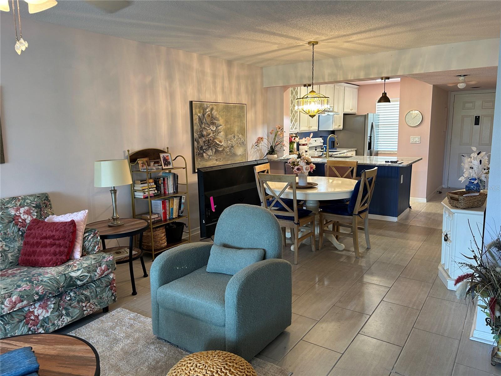 Image 11 of 26 For 433 Cerromar Lane 331