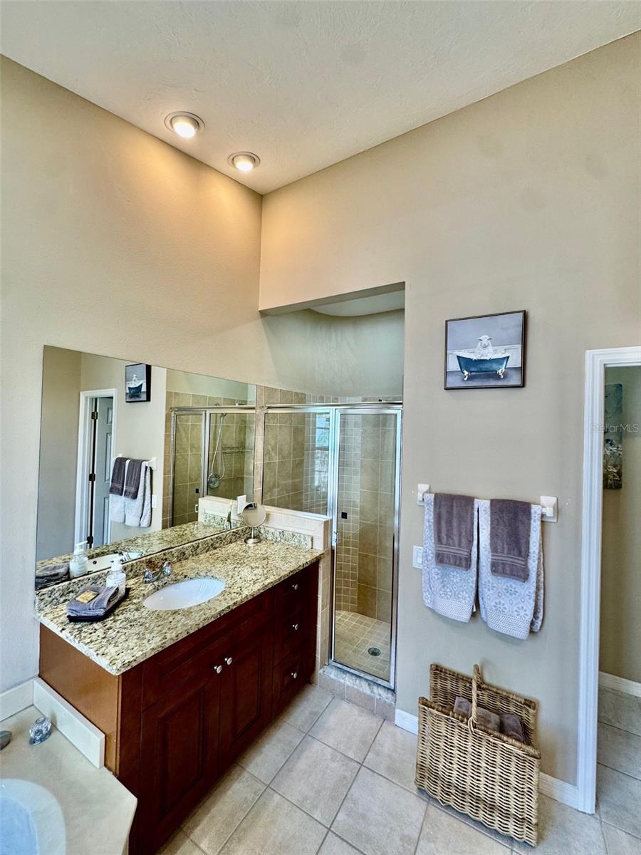 Image 19 of 38 For 7330 Kensington Court