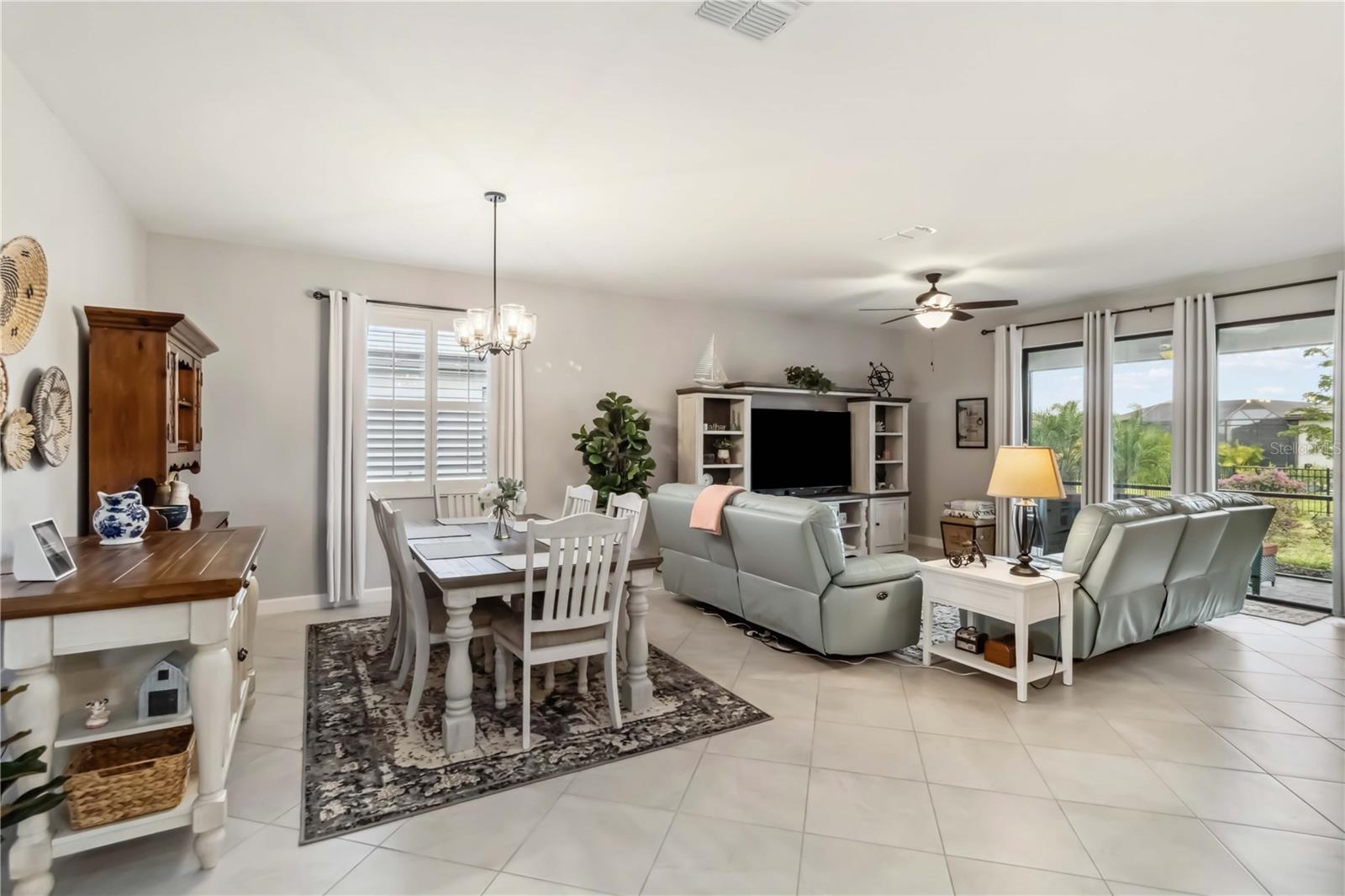 Image 10 of 39 For 5165 Coral Reef Way