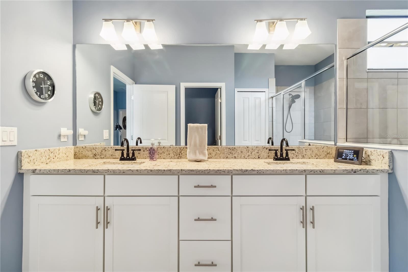 Image 23 of 39 For 5165 Coral Reef Way