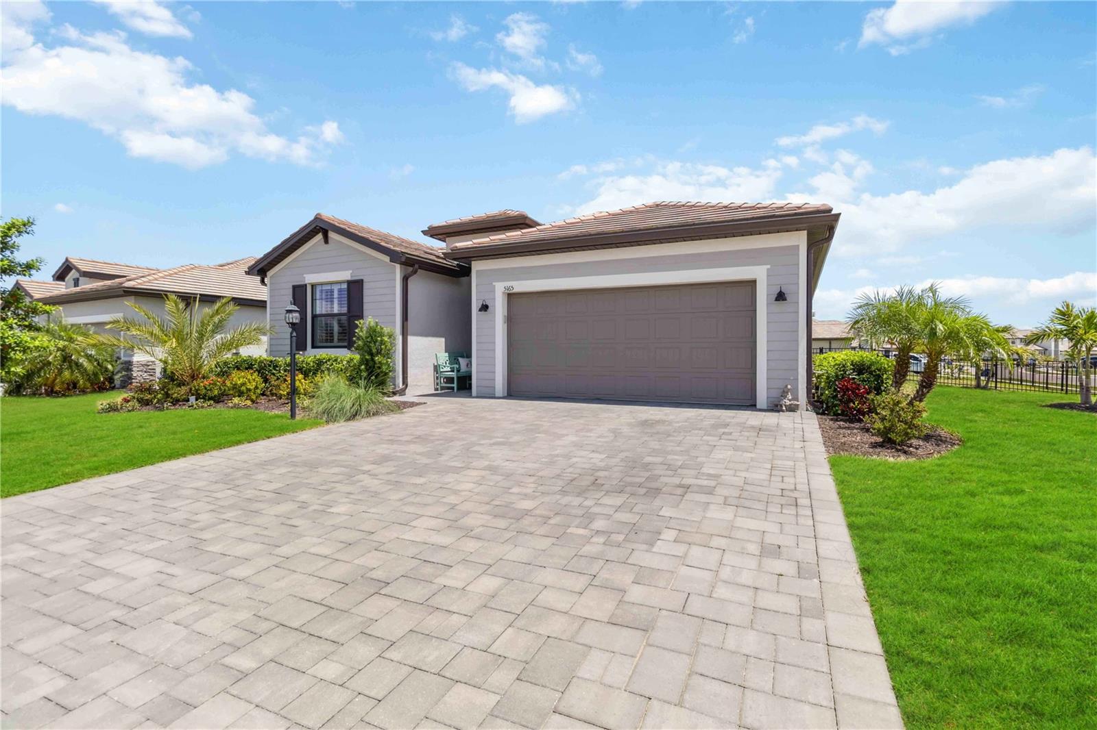Image 5 of 39 For 5165 Coral Reef Way