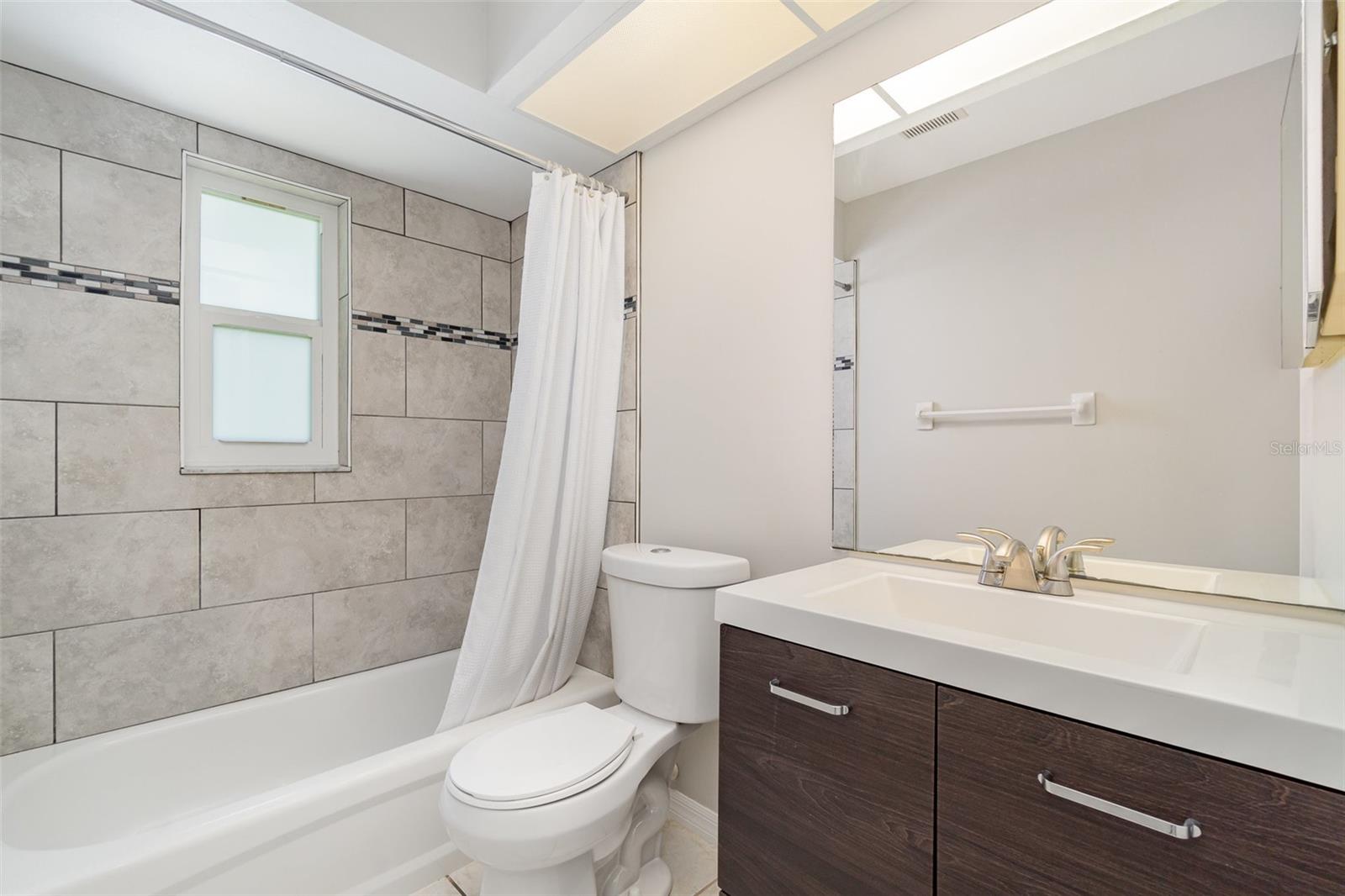 Image 21 of 35 For 844 37th Street