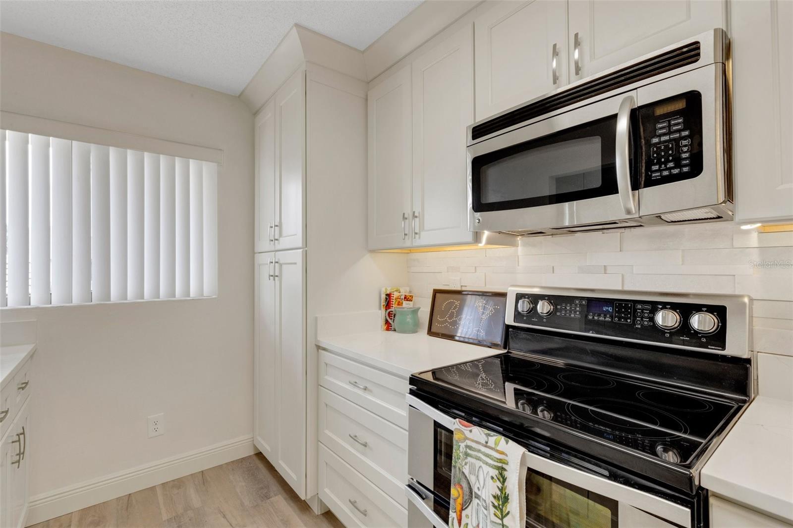 Image 8 of 53 For 5632 Ashton Lake Drive 5632